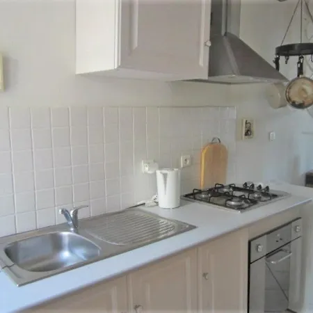 Bormes-les-mimosas, 3 Pieces, 4 Personnes - Fr-1-251-75 Apartment *